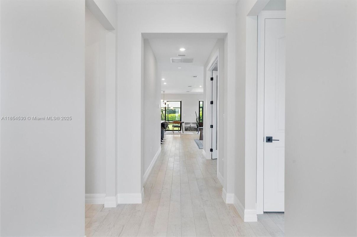 Interior, Recessed Lighting, Wood Texture Flooring
