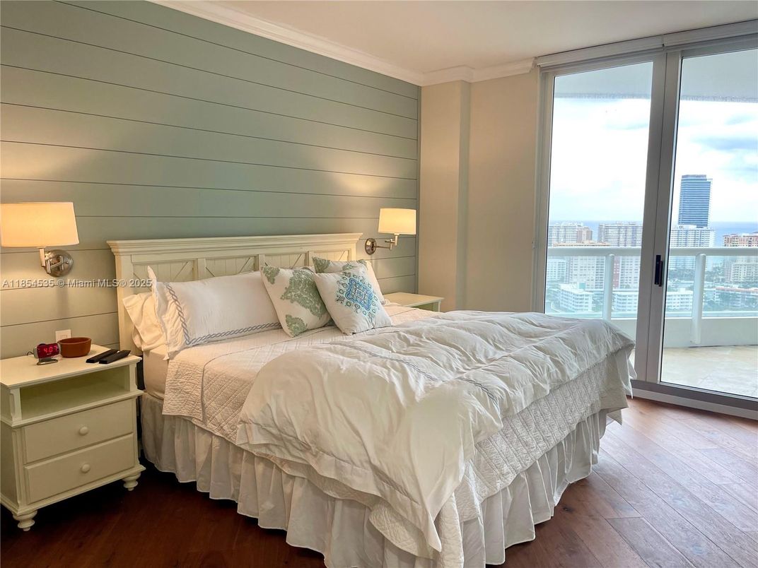 Bedroom, Interior, Water, Wood Texture Flooring