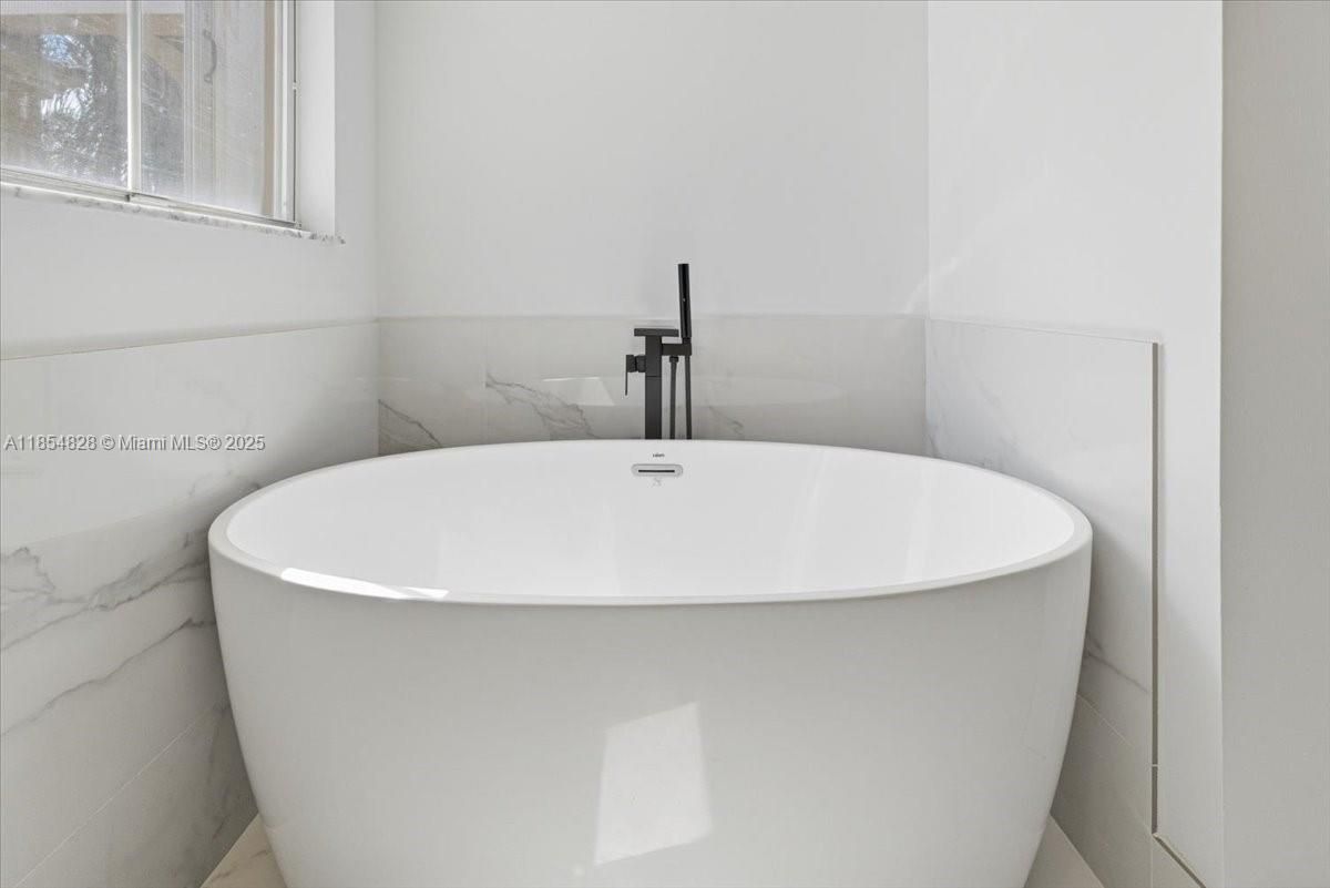 Bathroom, Free Standing Baths, Interior, Marble Walls
