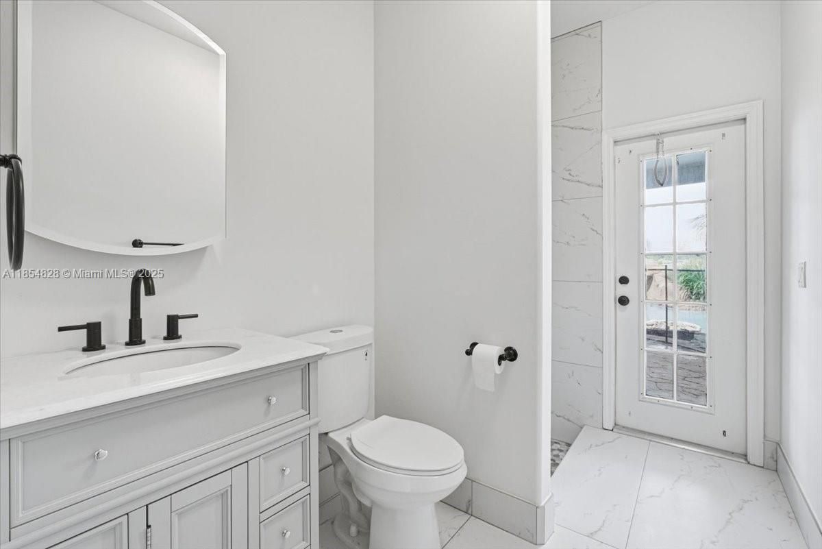 Bathroom, Interior, Marble, Marble Walls