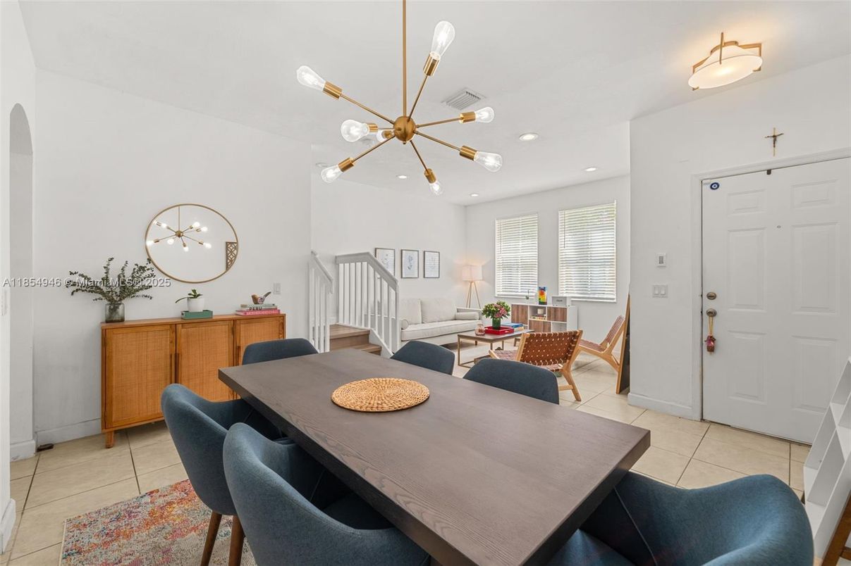 Dining room, Interior, Living room, Pendant Lights, Recessed Lighting