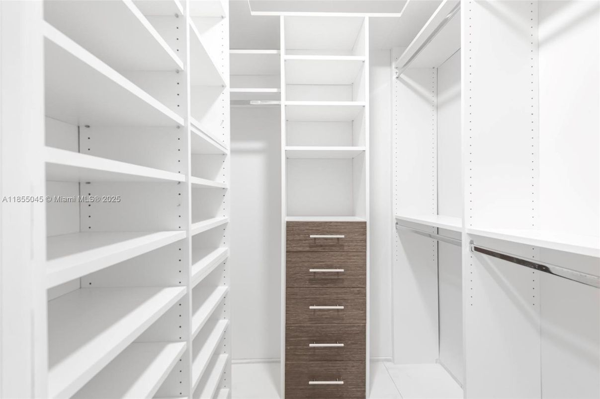Interior, Walk-in Closets