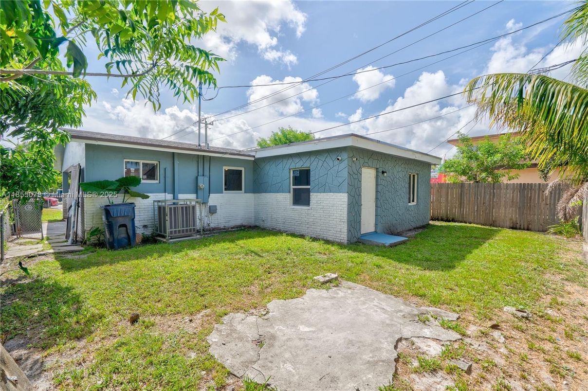 Backyard, Exterior