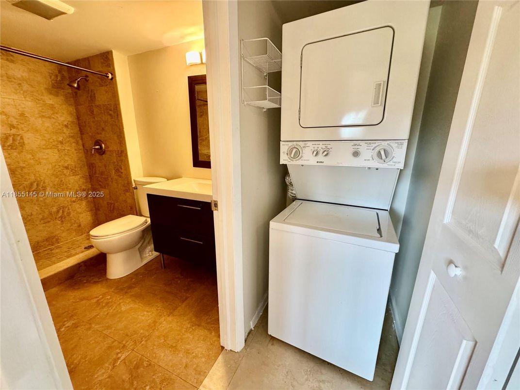 Bathroom, Interior, Utility Closets, Washer