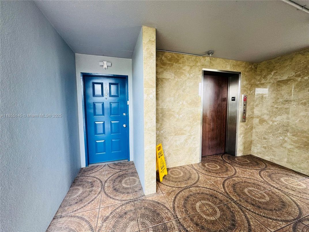 Elevator, Interior
