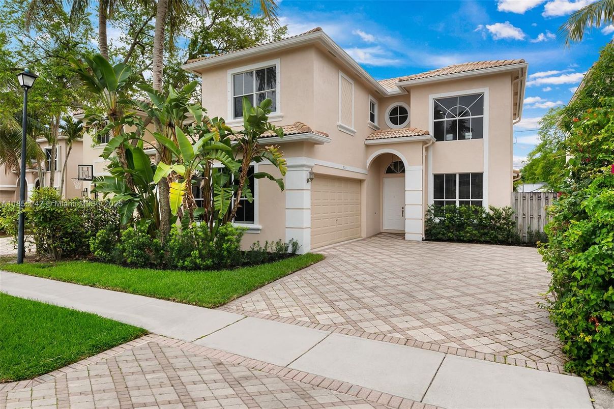 Backyard, Exterior, Facade, Mediterranean