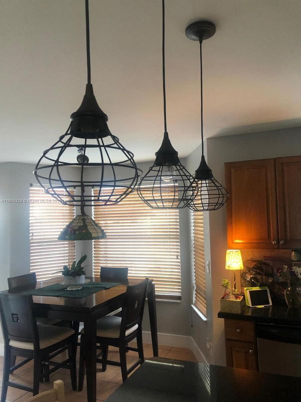 Chandelier, Dining room, Interior, Pendant Lights