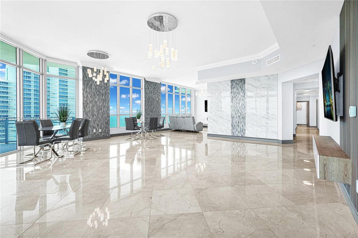 Dining room, Interior, Marble Walls, Pendant Lights