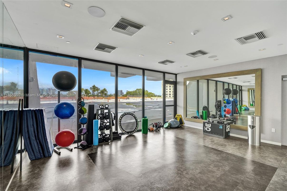 Fitness Equipment, Interior, Recessed Lighting, Water