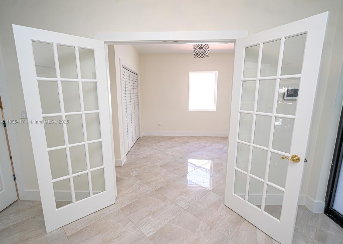 Chandelier, Empty room, Interior