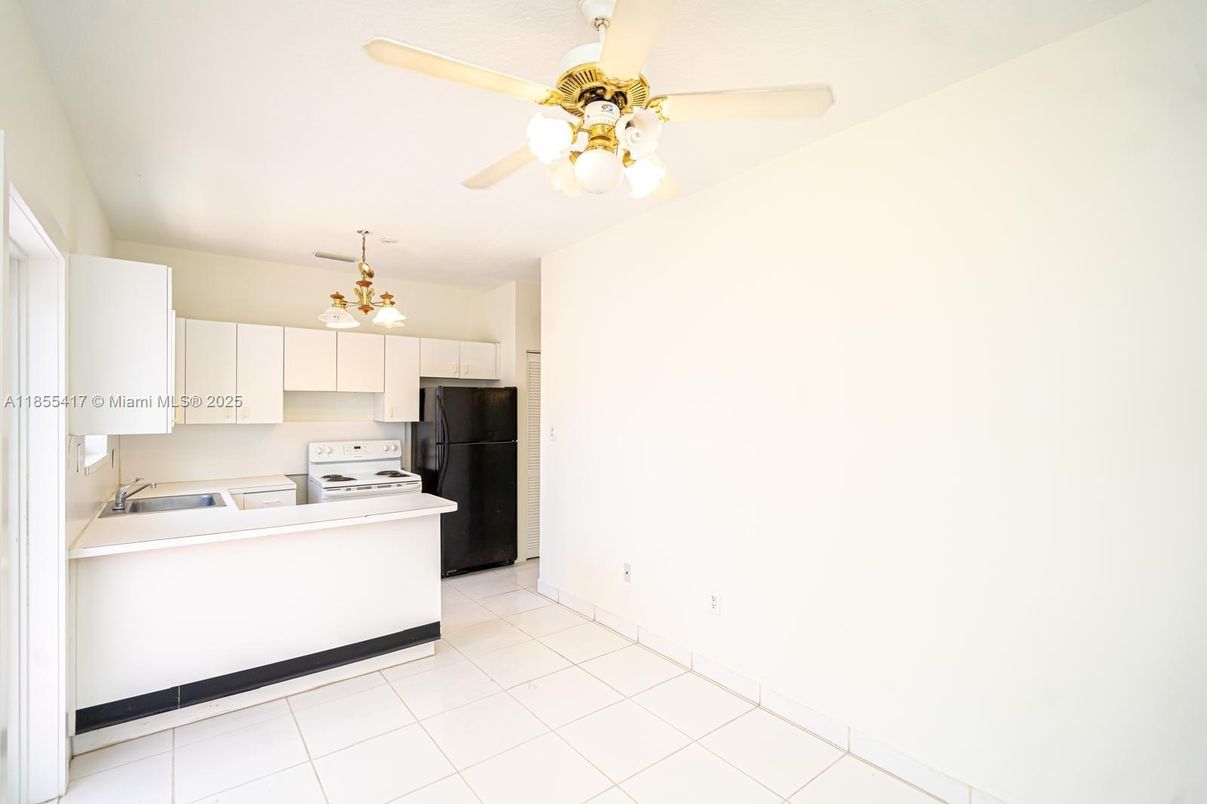 Chandelier, Interior, Kitchen