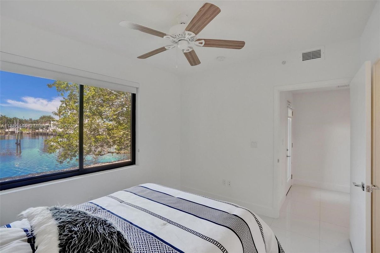 Bedroom, Interior, Water