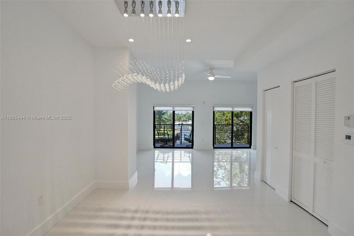 Chandelier, Empty room, Interior, Recessed Lighting