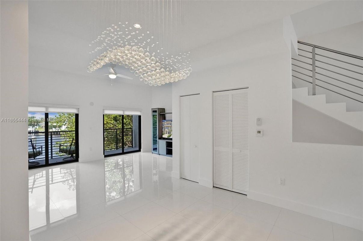 Chandelier, Empty room, Interior, Pendant Lights