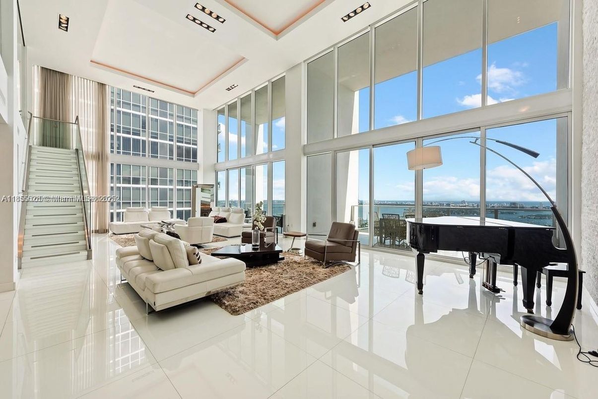 Interior, Living room, Piano, Water