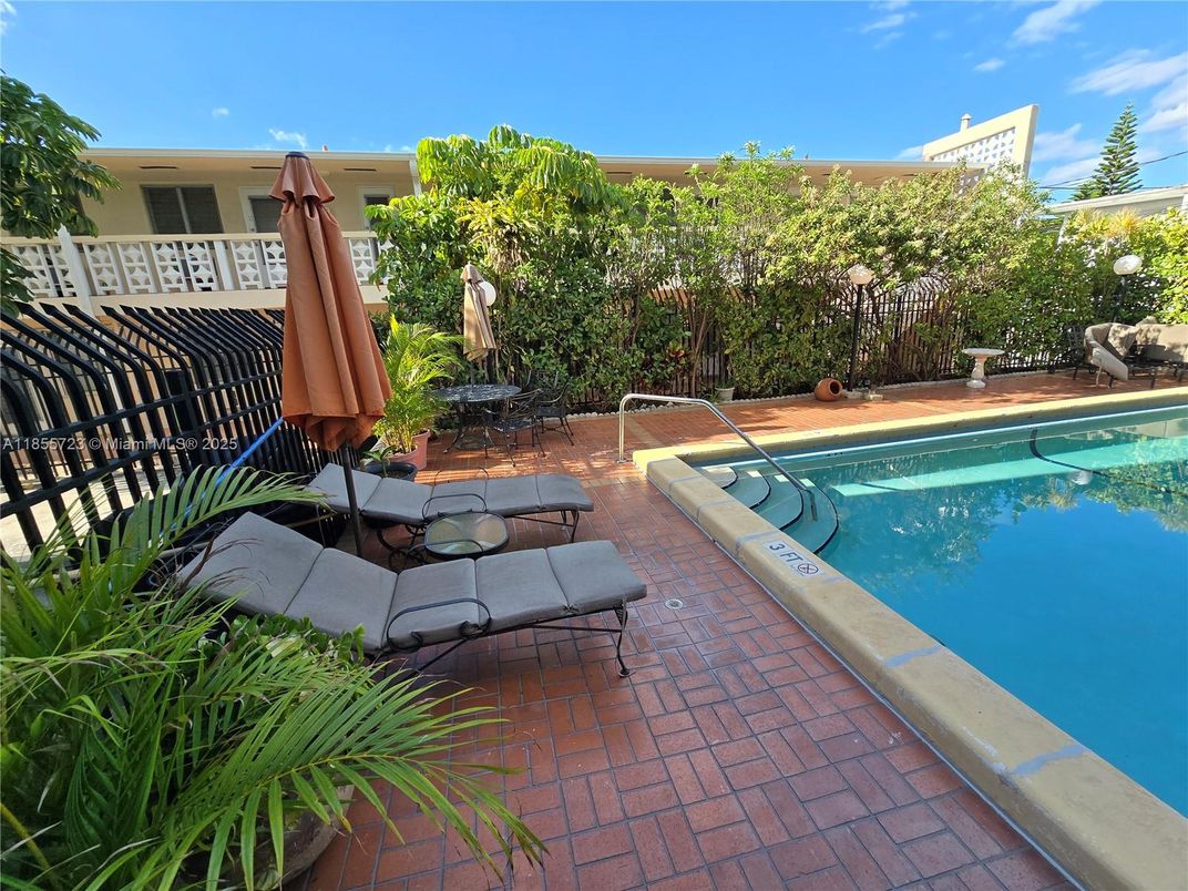 Exterior, Pool
