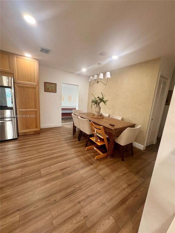 Chandelier, Dining room, Interior, Recessed Lighting, Wood Texture Flooring
