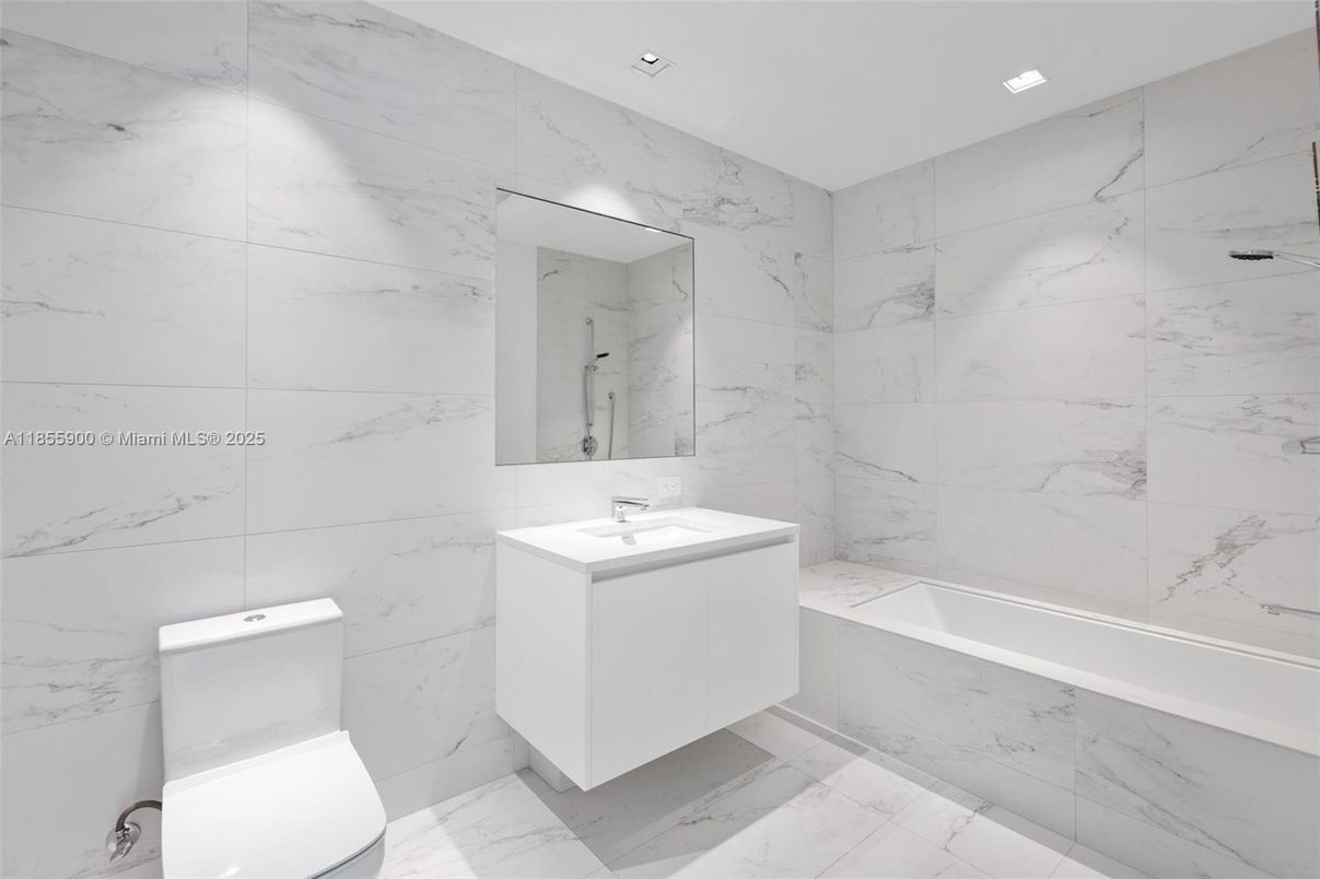 Bathroom, Interior, Marble, Marble Walls, Recessed Lighting