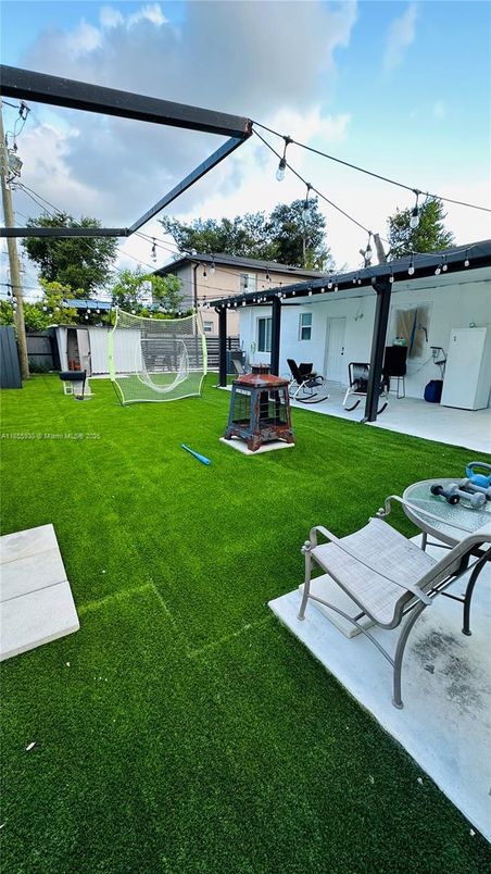 Backyard, Exterior