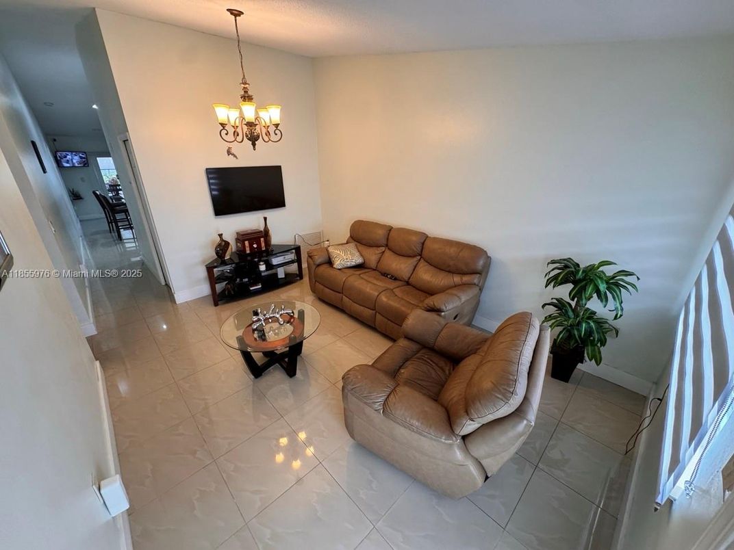 Chandelier, Interior, Living room