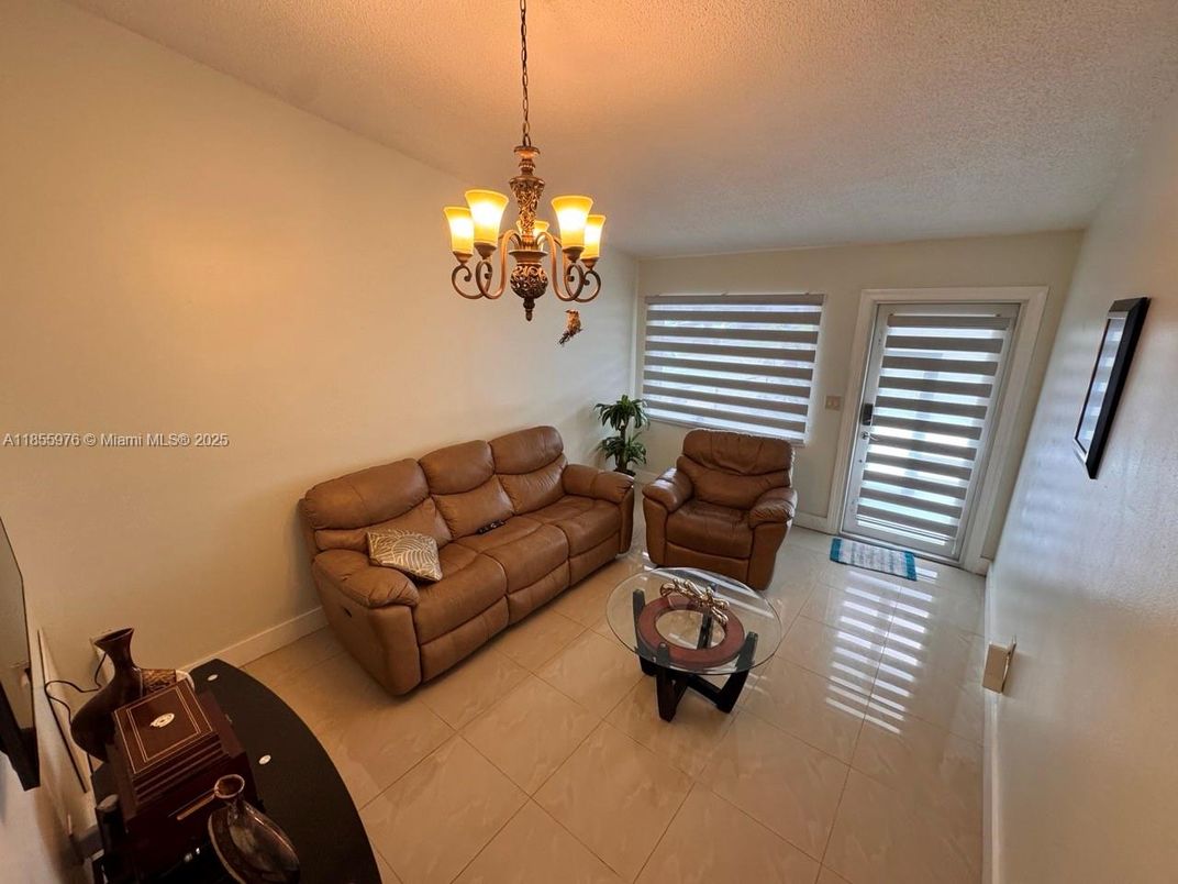 Chandelier, Interior, Living room