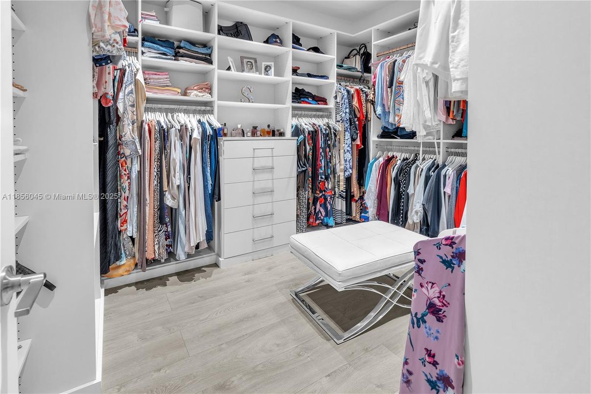 Interior, Walk-in Closets, Wood Texture Flooring