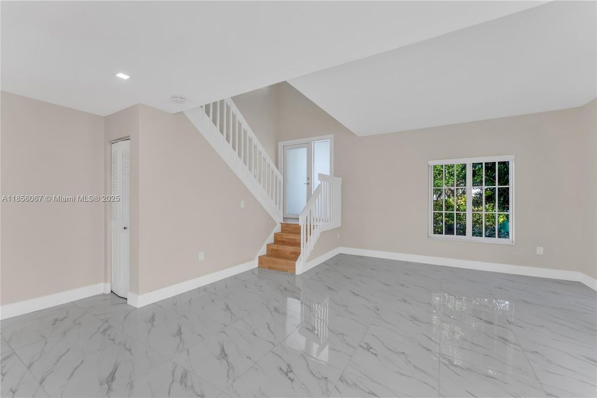 Empty room, Interior, Marble, Recessed Lighting