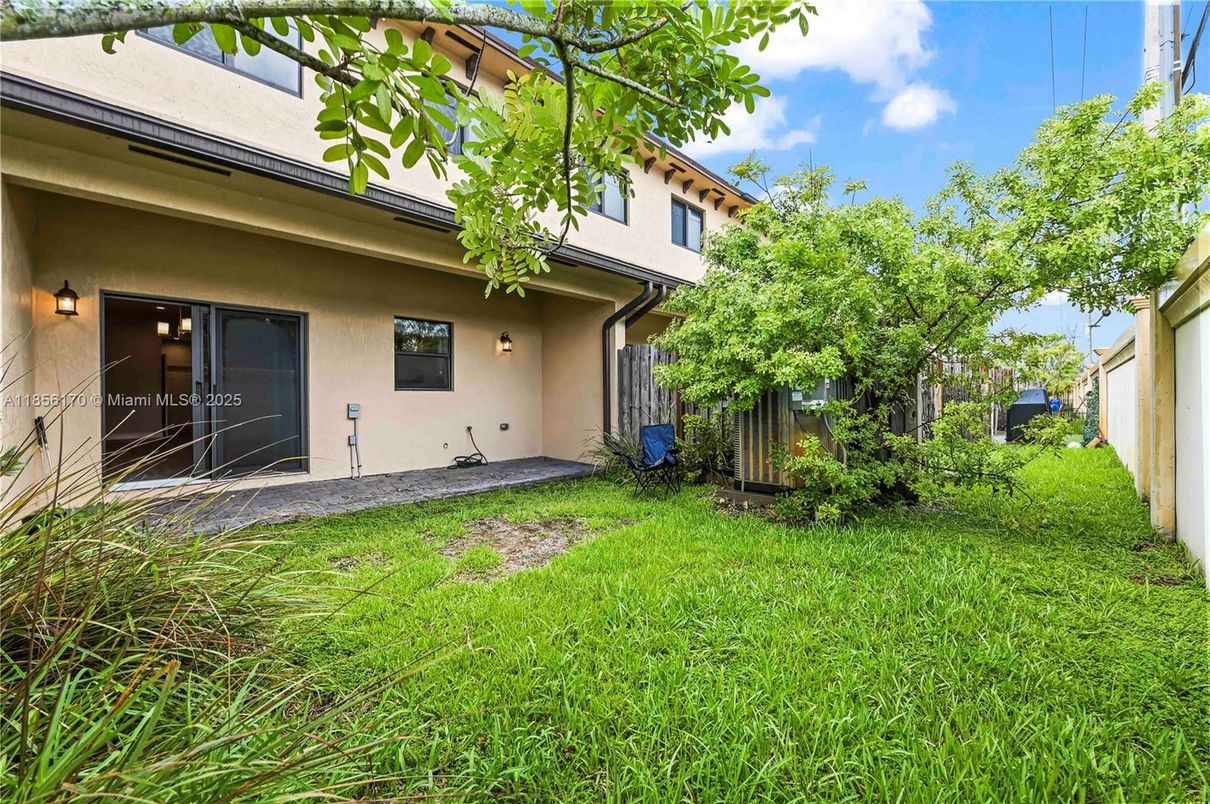 Backyard, Exterior