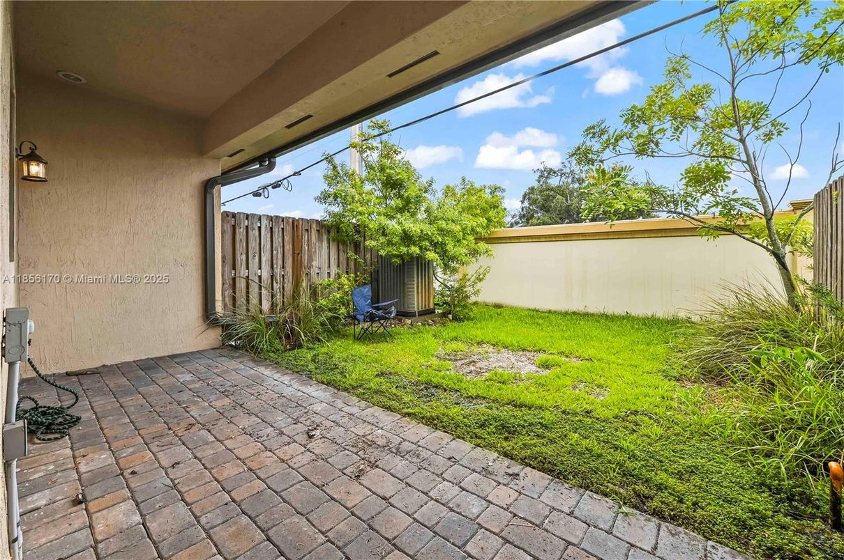 Backyard, Exterior
