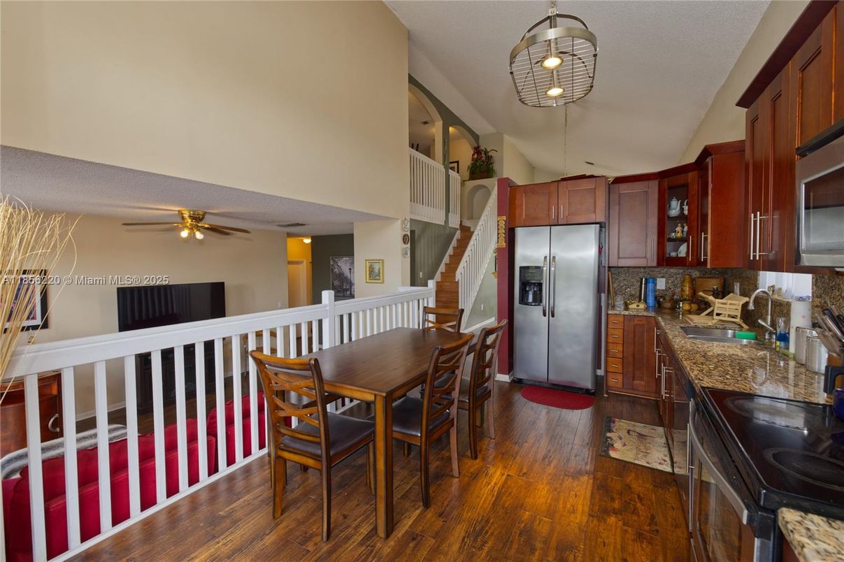 Dining room, Interior, Kitchen, Stainless Steel Appliances, Wood Texture Flooring
