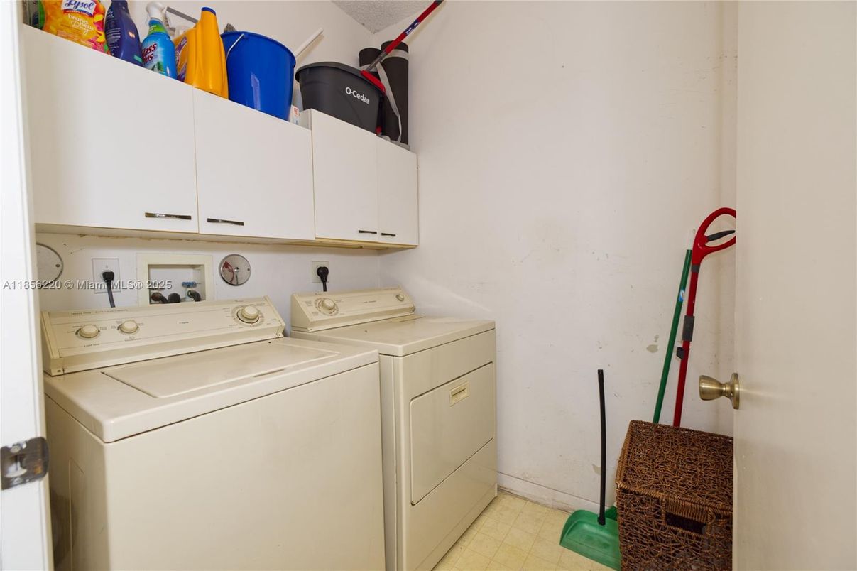 Interior, Washer