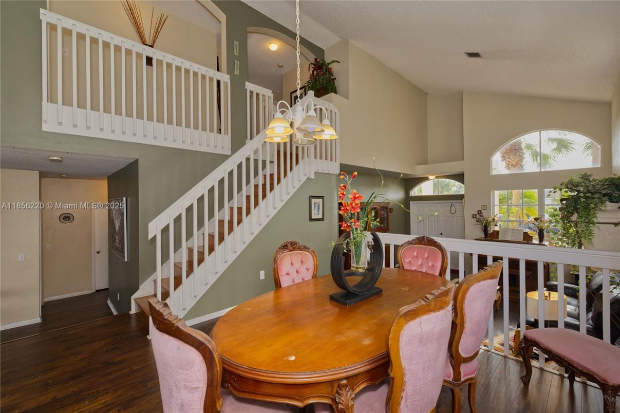 Chandelier, Dining room, Interior, Recessed Lighting, Wood Texture Flooring