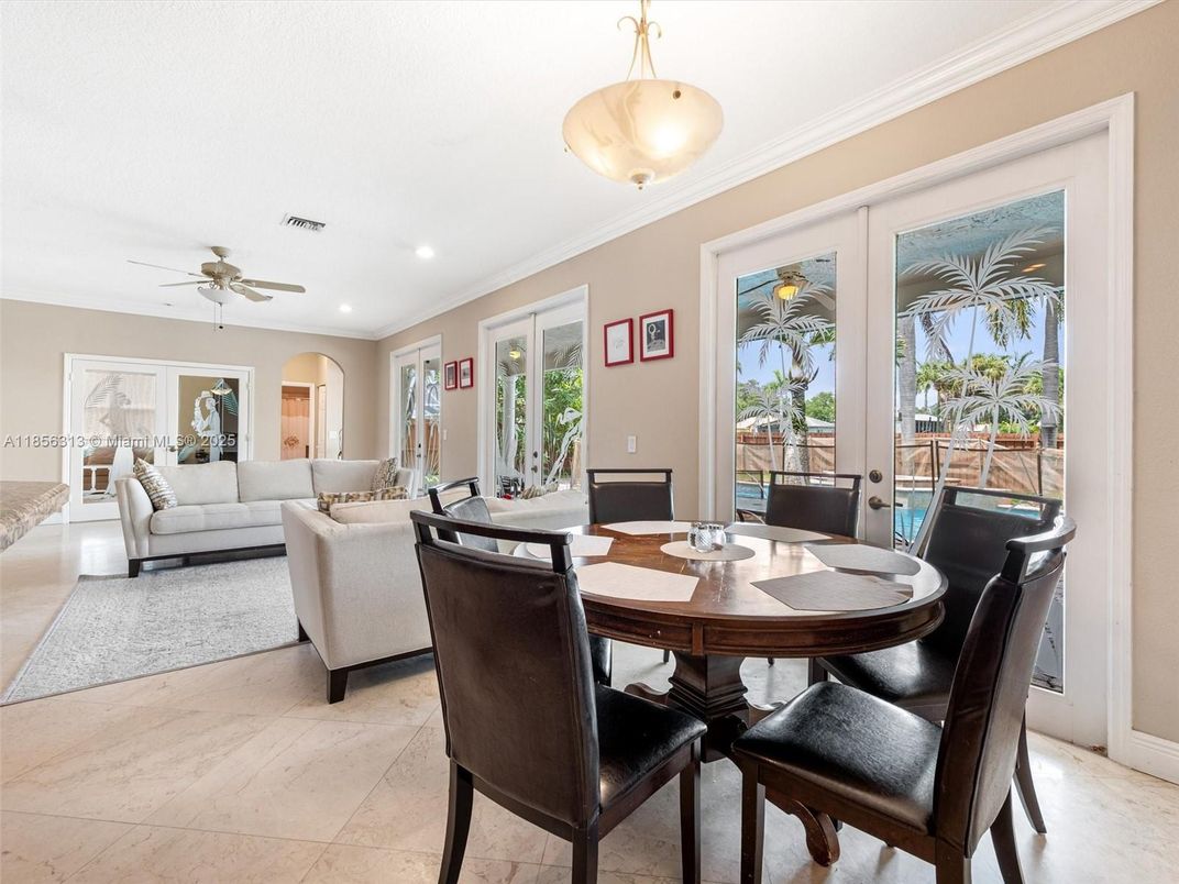 Dining room, Interior, Living room, Pendant Lights, Recessed Lighting