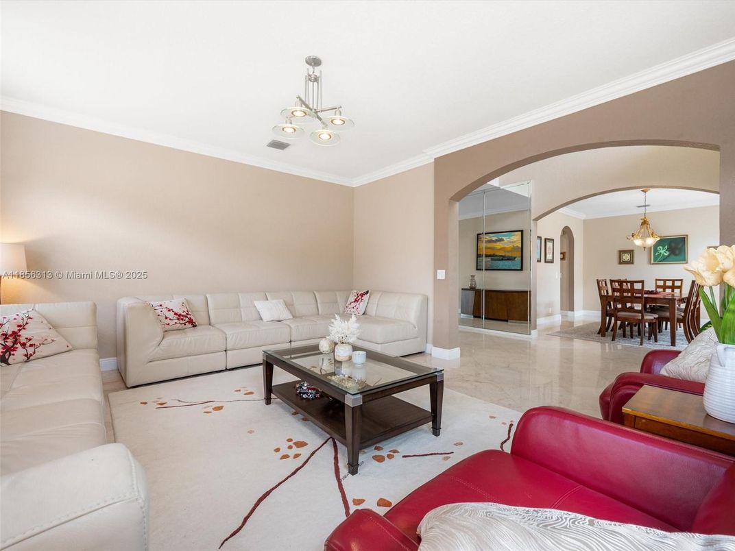 Dining room, Interior, Living room, Pendant Lights