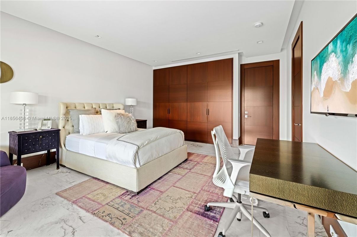 Bedroom, Interior, Marble, Recessed Lighting