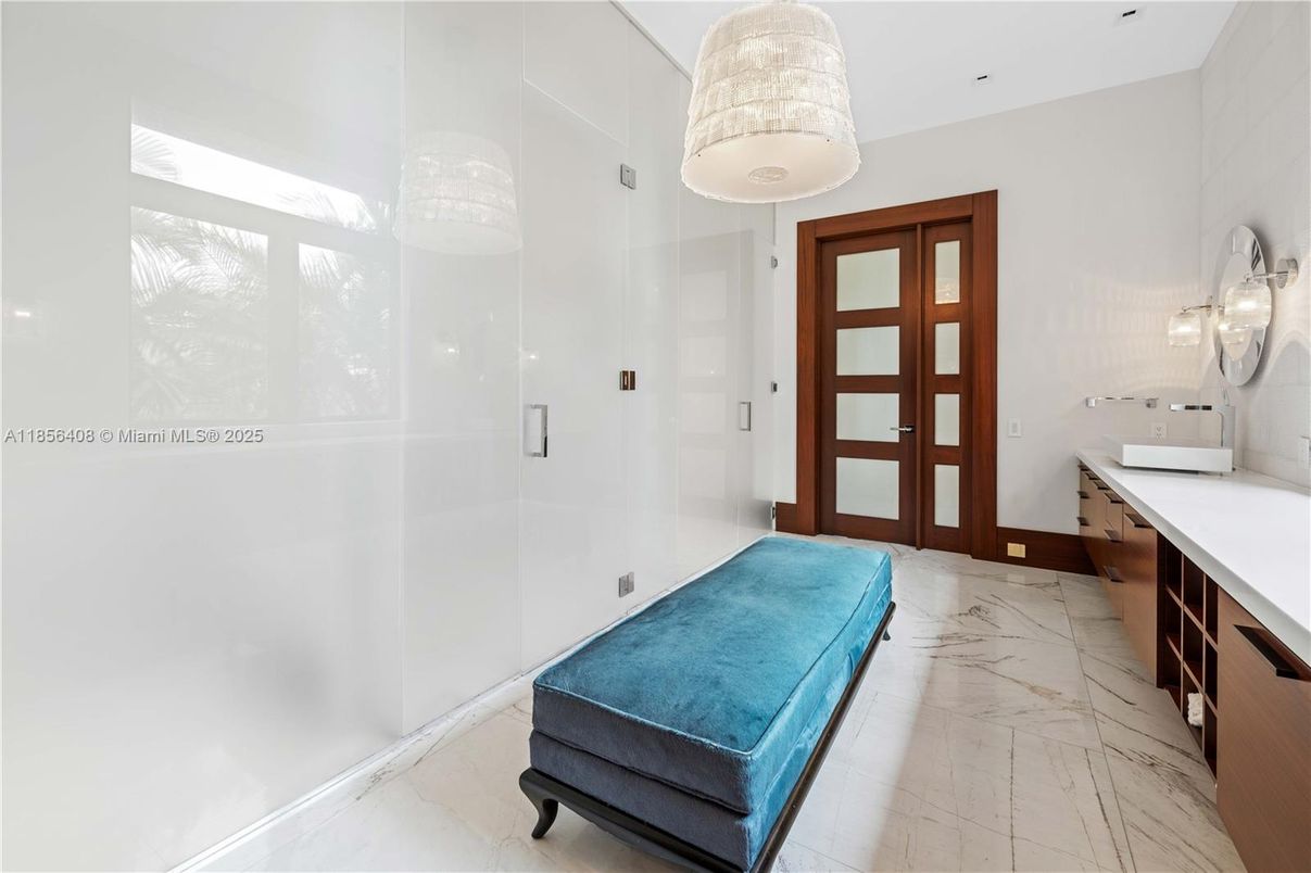 Bathroom, Interior, Marble, Recessed Lighting