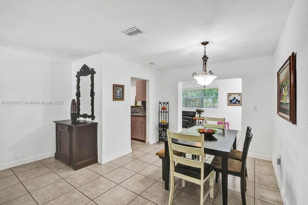 Dining room, Interior, Pendant Lights