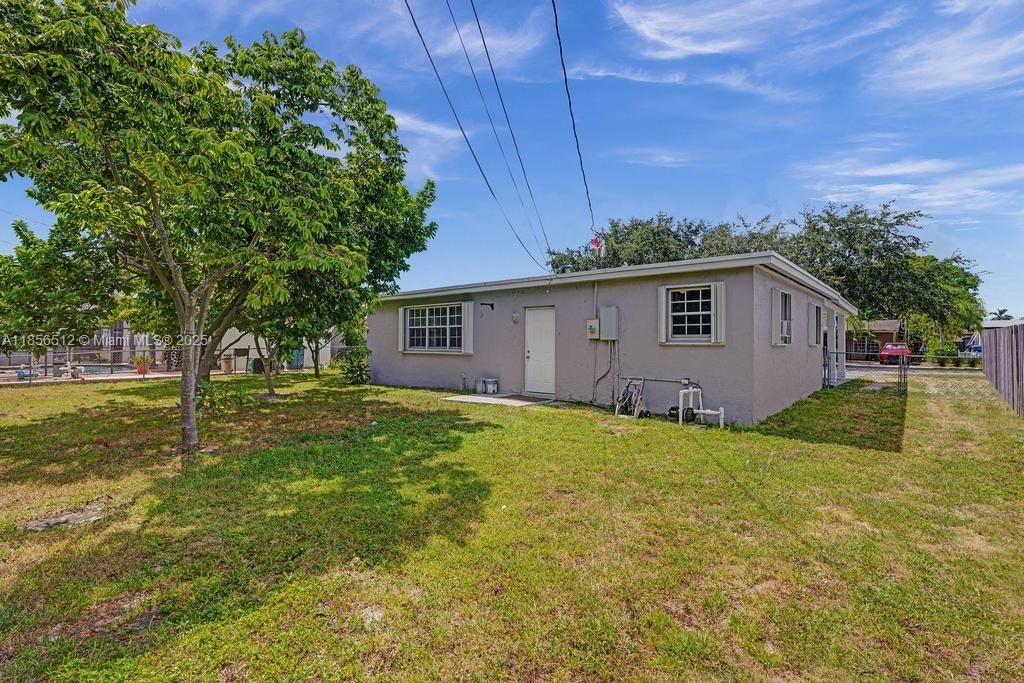 Backyard, Exterior