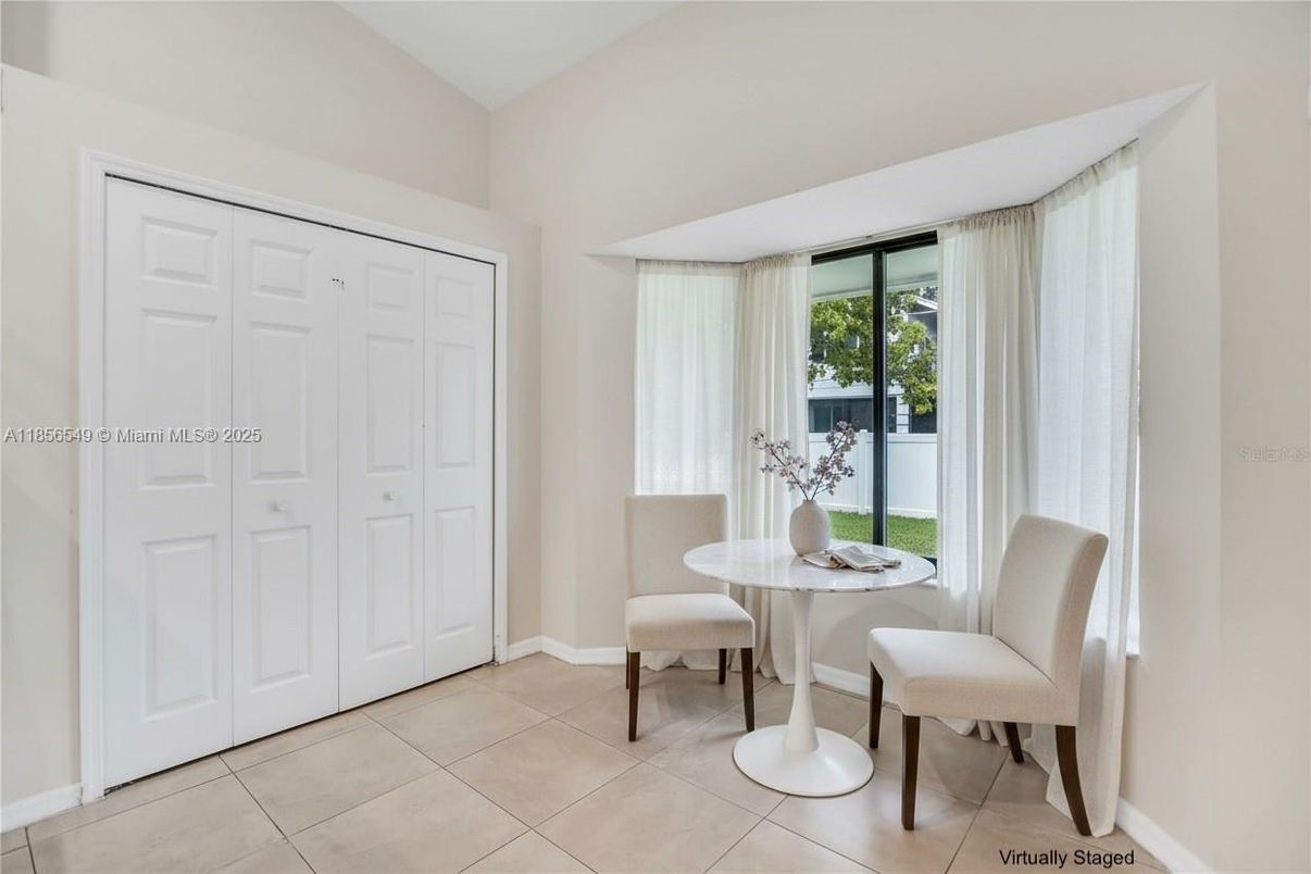 Dining room, Interior