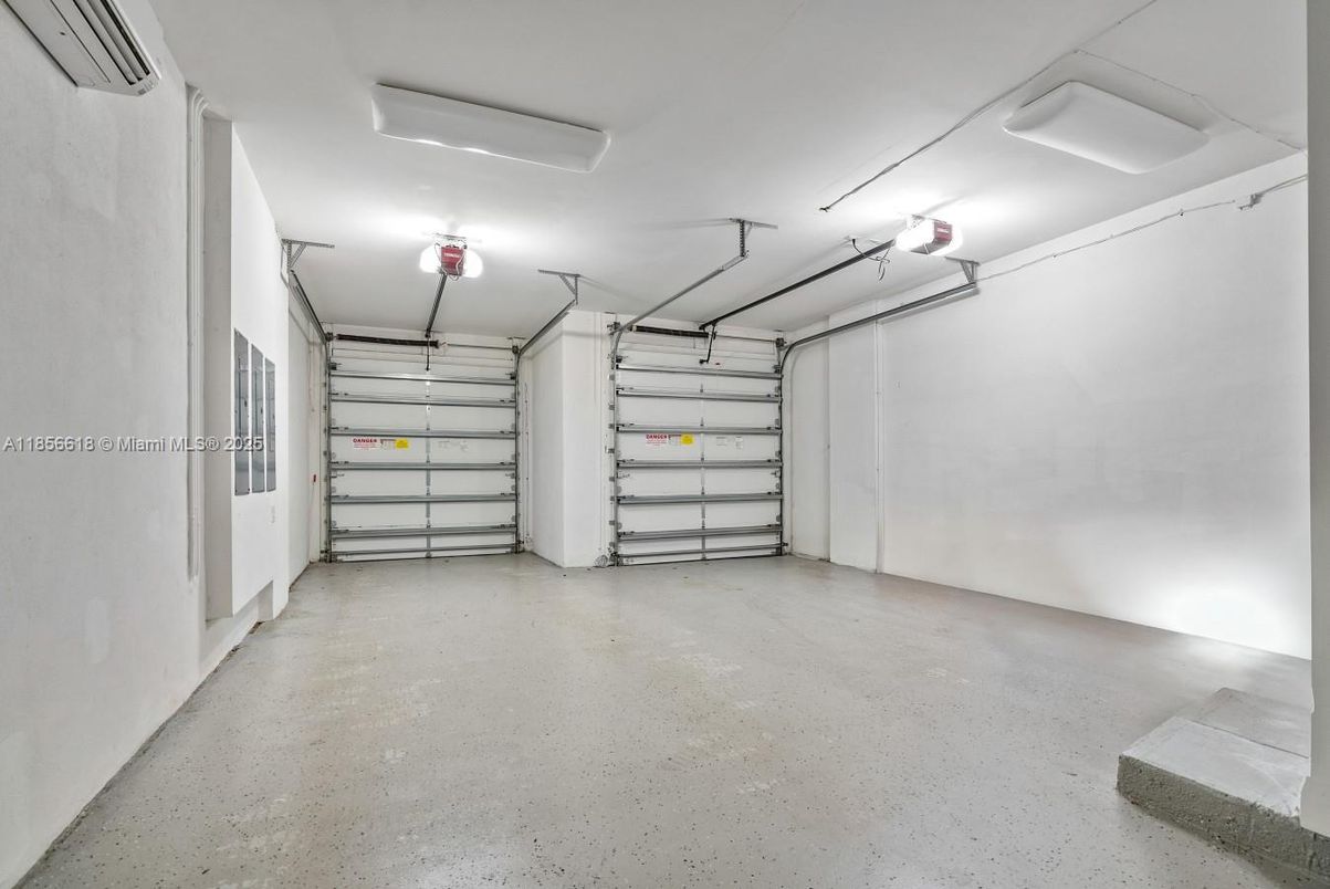 Garage, Interior