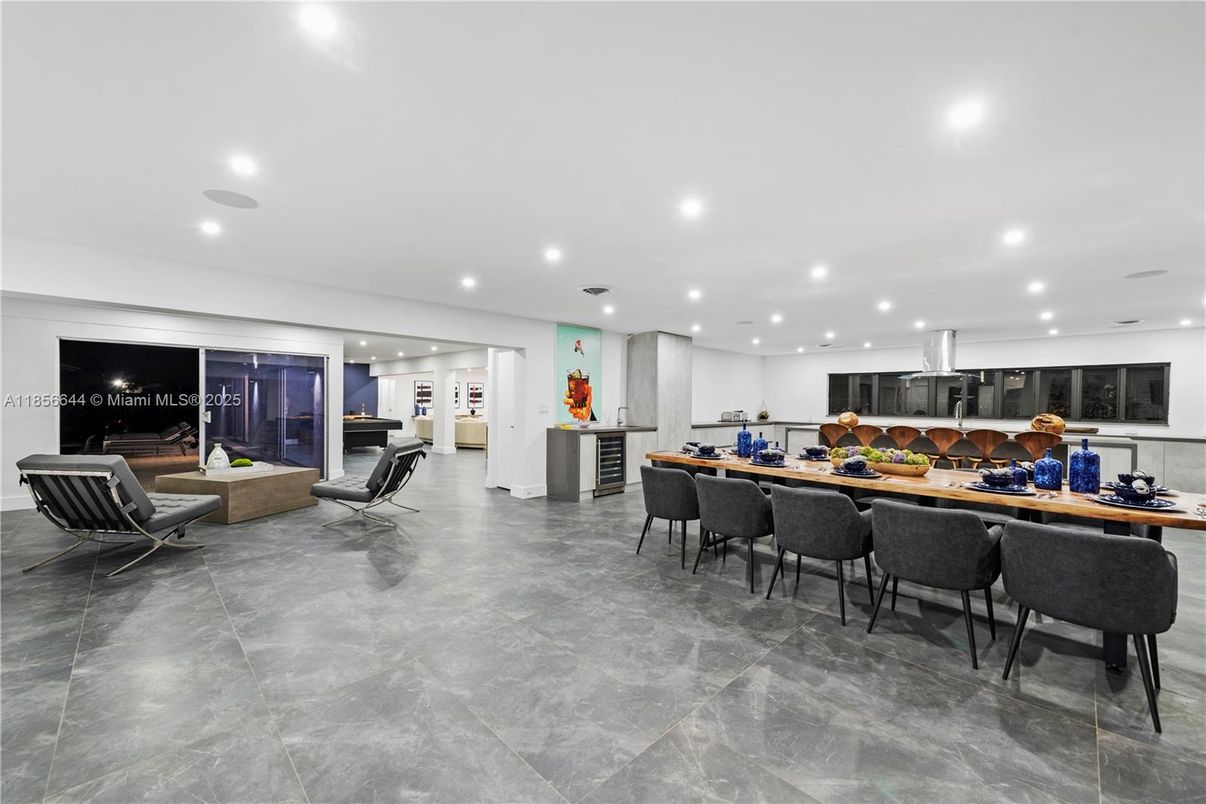 Dining room, Interior, Kitchen, Recessed Lighting