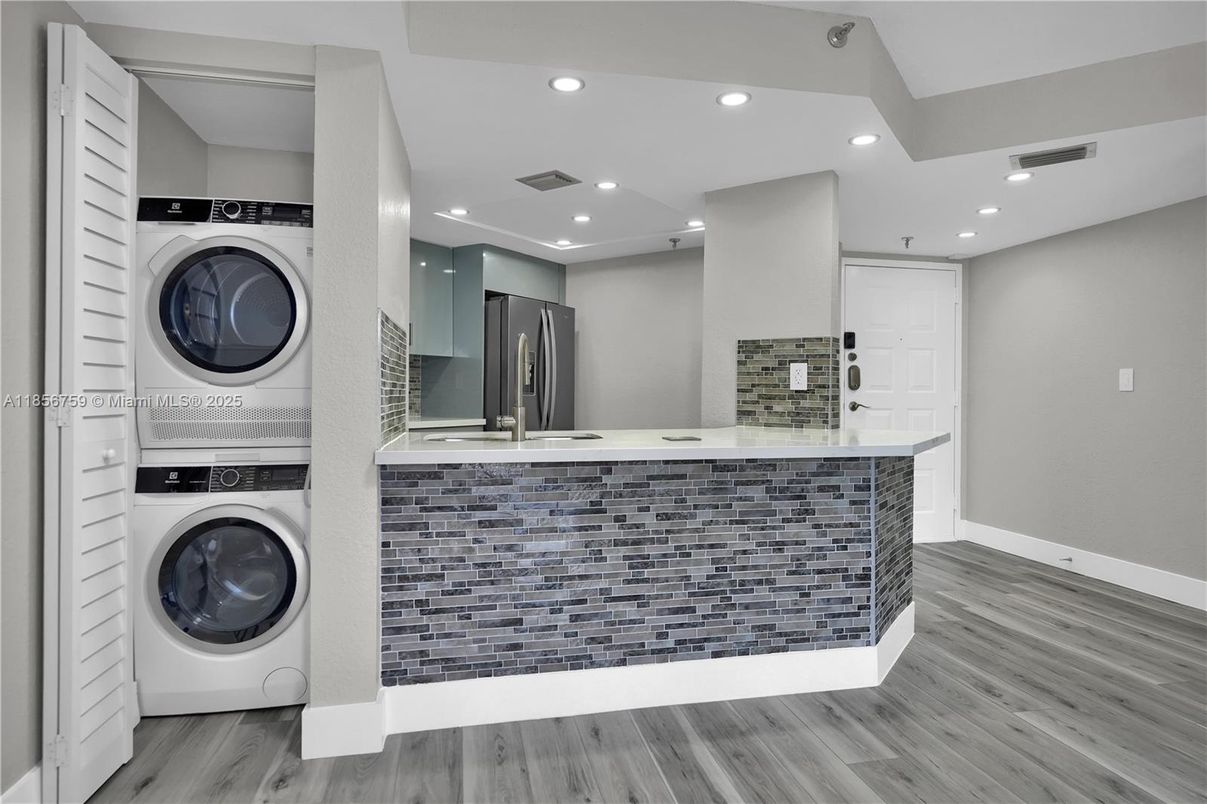Interior, Recessed Lighting, Utility Closets, Washer, Wood Texture Flooring