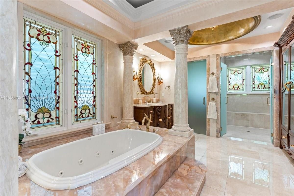 Bathroom, Interior, Recessed Lighting
