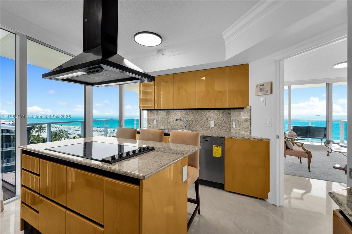 Interior, Kitchen, Recessed Lighting, Water