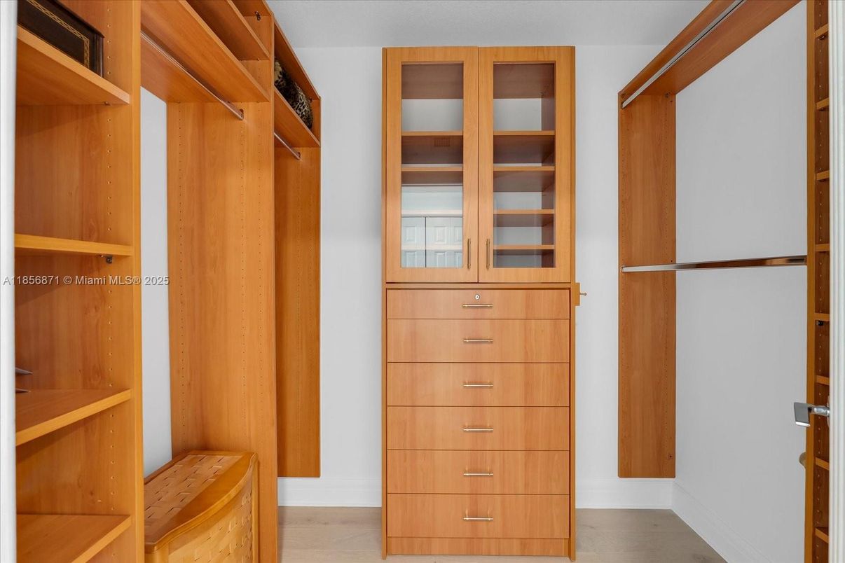 Interior, Walk-in Closets
