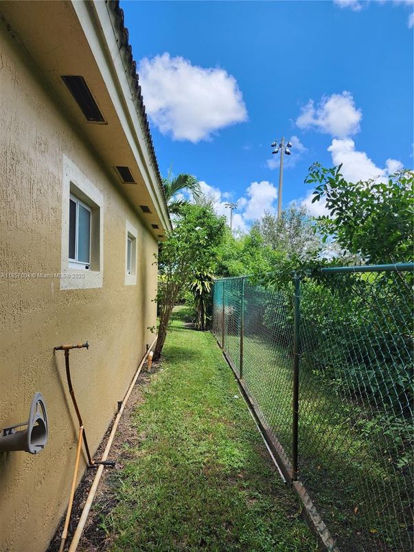 Backyard, Exterior