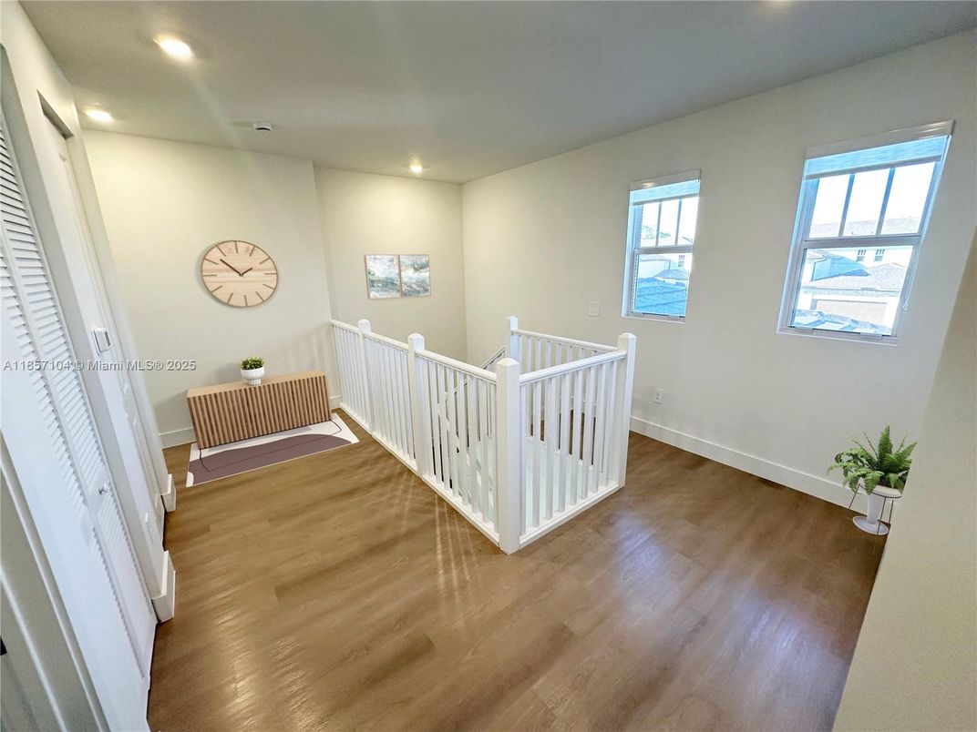Interior, Recessed Lighting, Wood Texture Flooring