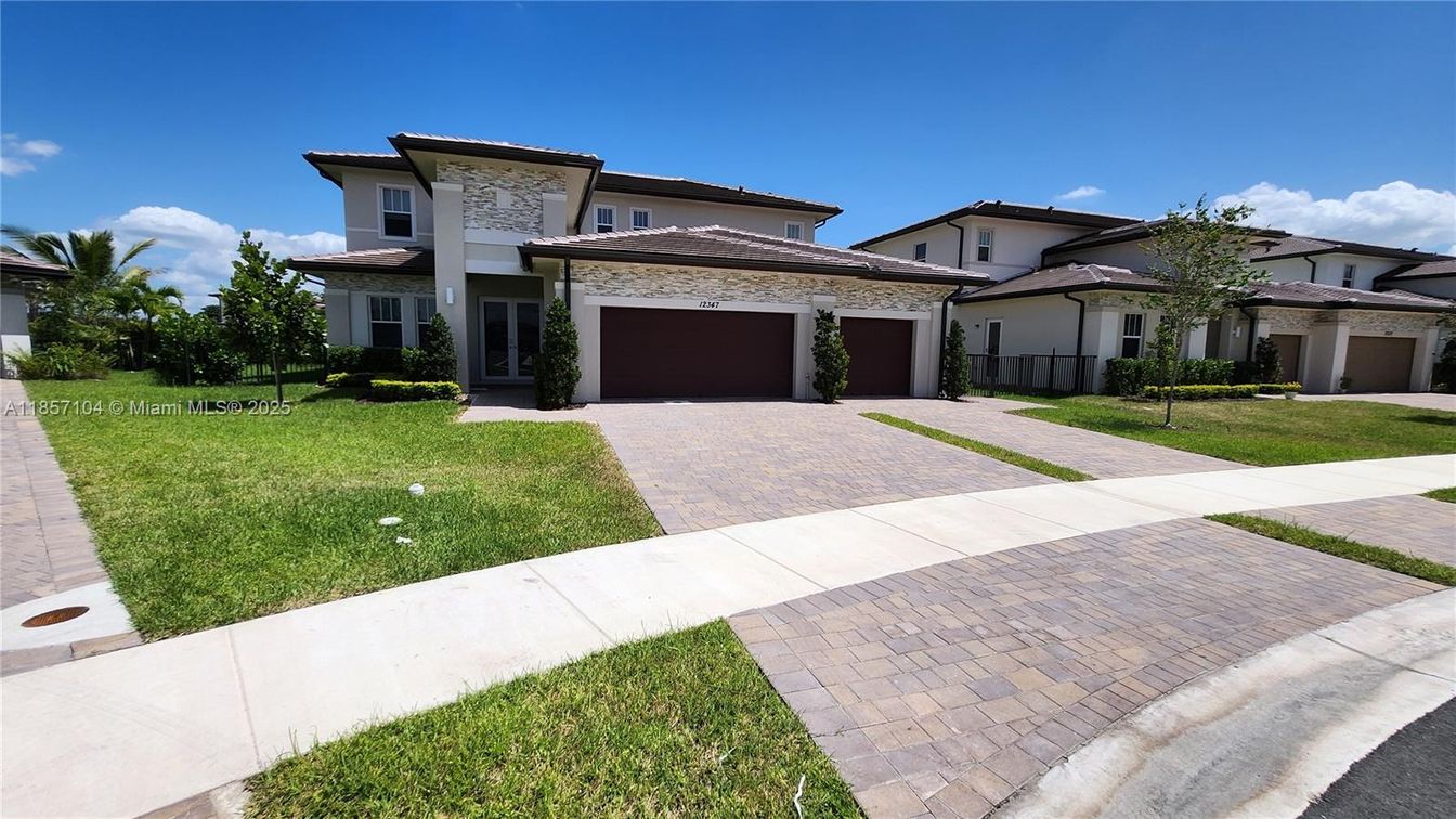 Attached, Backyard, Exterior, Facade, Mediterranean