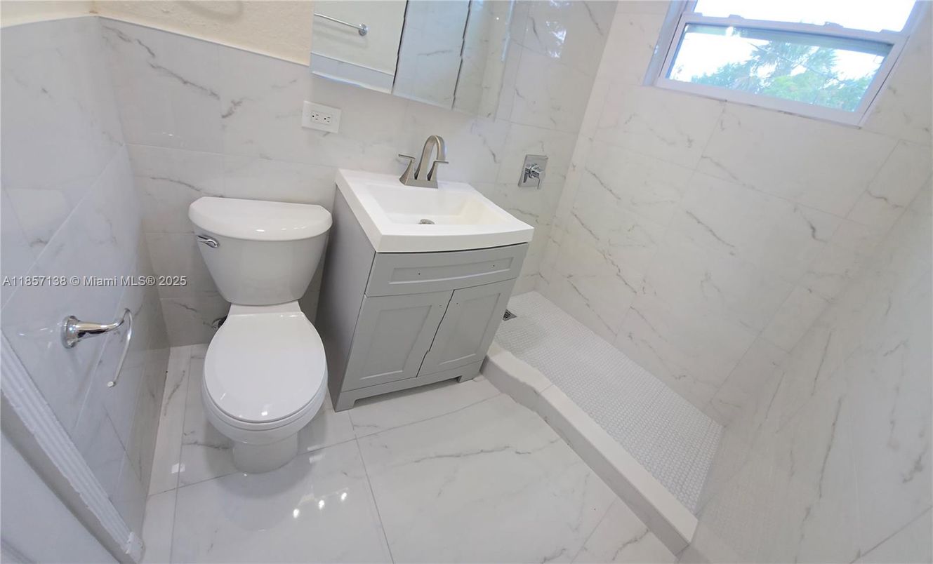 Bathroom, Interior, Marble, Marble Walls