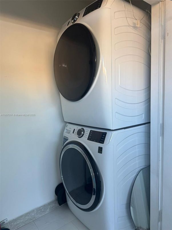 Interior, Utility Closets, Washer